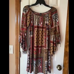 Fall colors, flare sleeves dress. Med. Cute/Comfy